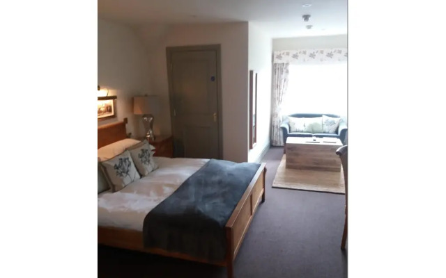 Shireburn Arms Hotel