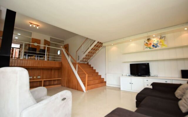 HomeHolidaysRentals Palmeras House - Costa Barcelona