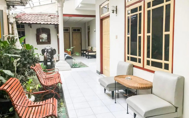 Penginapan Kunthi