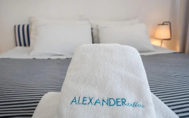 Alexander Villas Santorini Caldera Mare Suite Caldera View