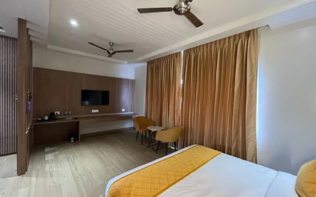 Hotel Three Seasons