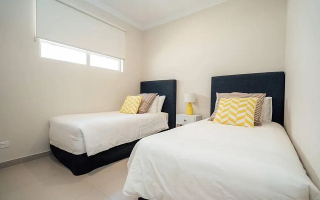 La Bella Vita-beachfront Living - Lift - Sunset Views