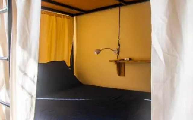 Hobo Hostel