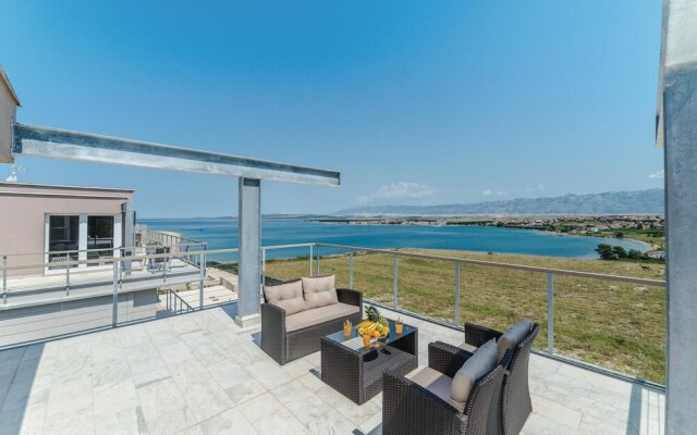 Amazing Home in Povljana With Wifi and 3 Bedrooms