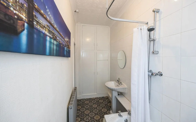 Captivating 2-bed House in Blackburn