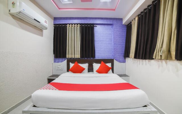 OYO 70175 Hotel Green Palace