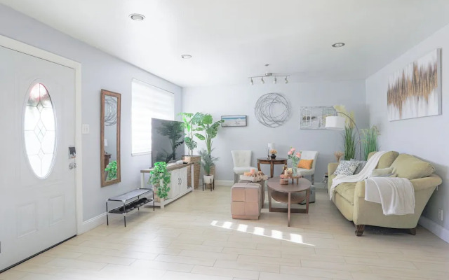 Sunnyvale 3B2b Super Big House