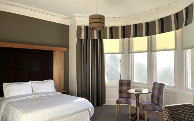 Strathearn Hotel
