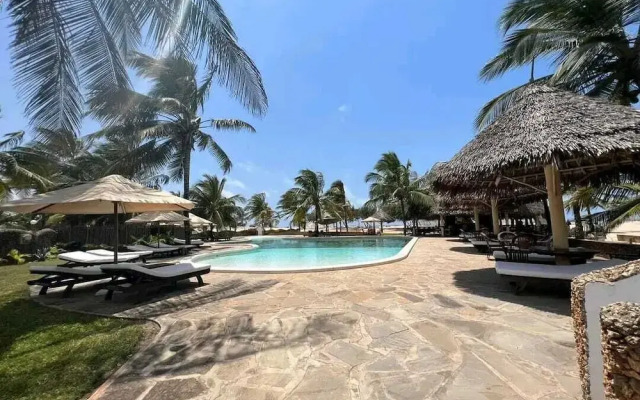 Lux Suites Tembo Court Apartments