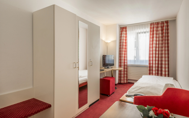 Hotel Alpina – Guest Rooms – Lucerne
