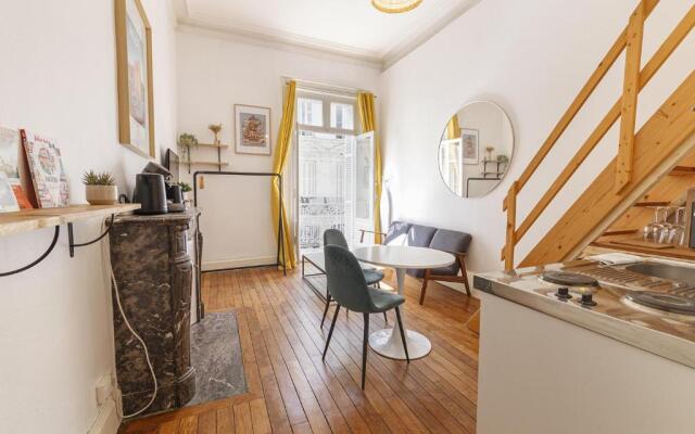 L'Angevin- Studio vue sur place du Ralliement