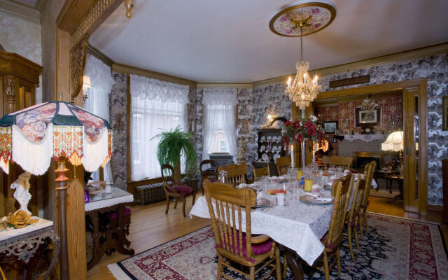 Port City Victorian Inn