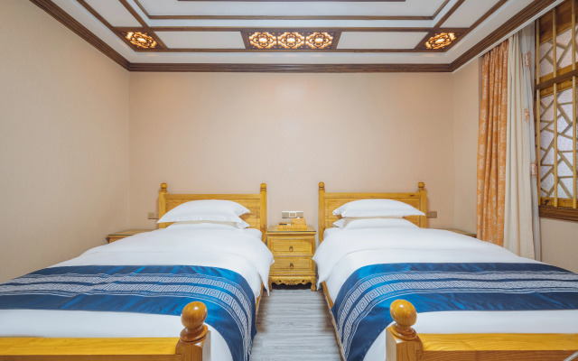 Floral Hotel·Anshun Tunbao Courtyard (Yunjiu Mountain Branch)