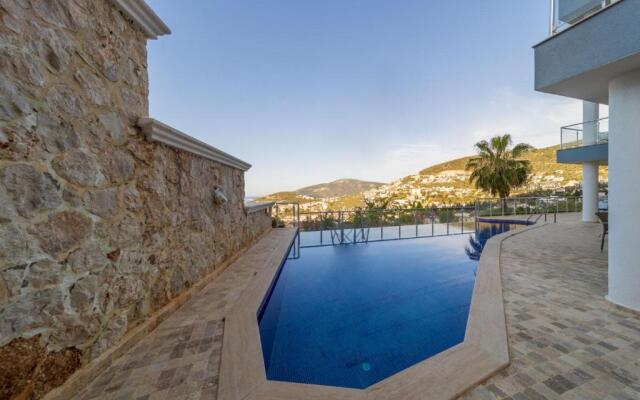 Gorgeous Sea View Flat With Pool in Antalya Kalkan