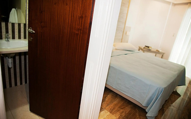 Zeus Hotel