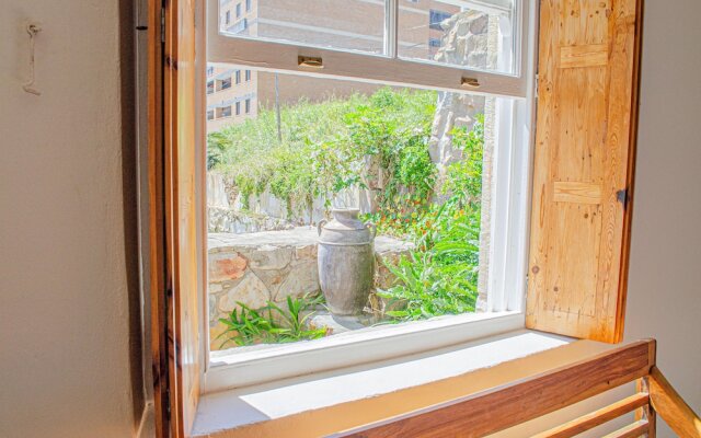 Searle's Manor - Apt 13