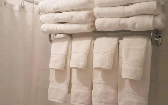 Sweet 2-Bedroom Penthouse Apartment by Amazing Property Rentals