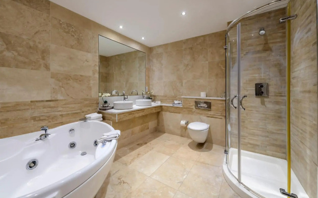 Shearwater Hotel & Spa