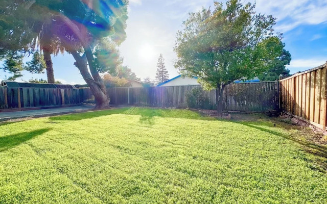 Sunnyvale 3B2b Super Big House