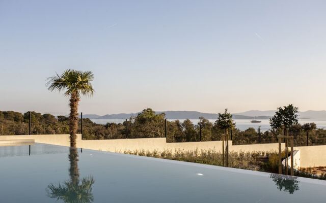 LIOQA Resort