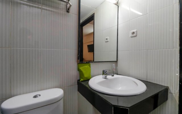 RedDoorz Plus @ Grand Populer Hotel