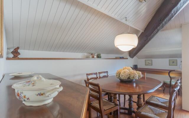 La Mansarda in Como With 3 Bedrooms and 2 Bathrooms