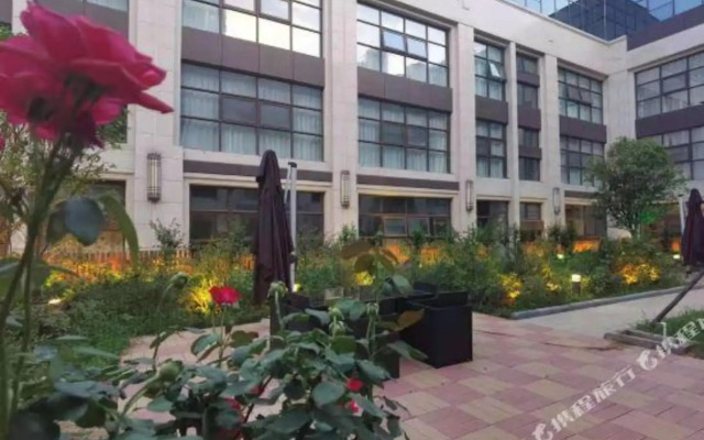 Kyriad Hotel (Luoyang Longmen high-speed railway station Branch)