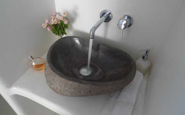 Mykonos Scorpion Beachfront Suites