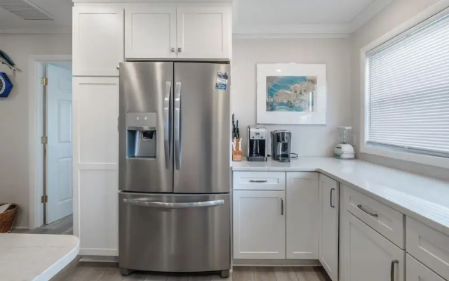 Lindy-B by Topsail Realty