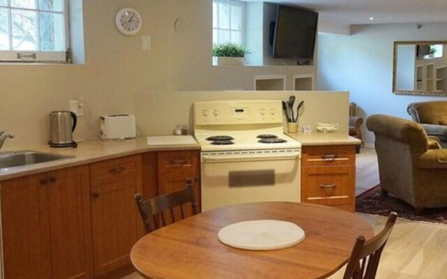 Dashwood Manor Seaside Bed & Breakfast