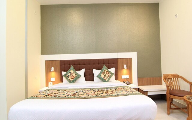 Oyo 14570 Hotel Sona Plaza