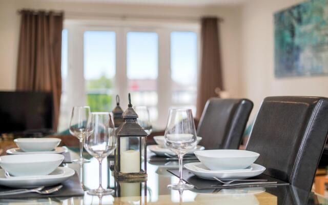 London Heathrow Living Serviced Apartments- Apt 12