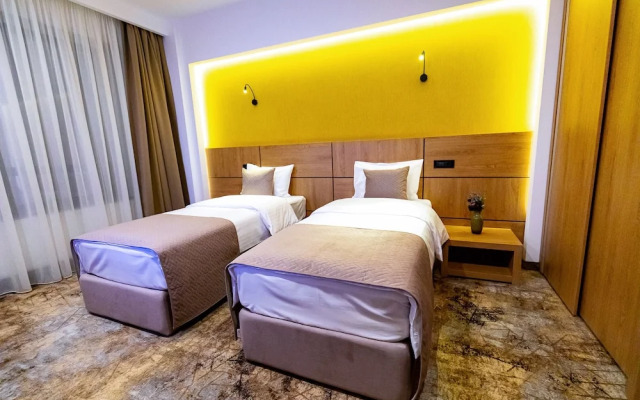 Grand View Hotel & Suites Copou