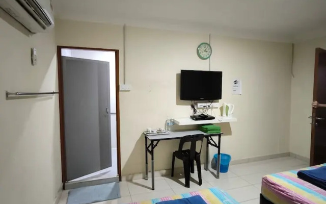 OYO 90895 Hotel Ikia