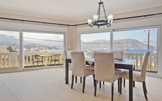Lux SeaView Apartment
