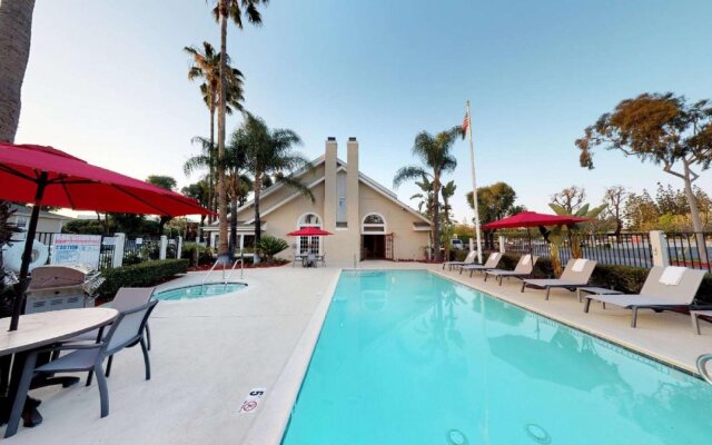 Chase Suites Hotel Brea-Fullerton