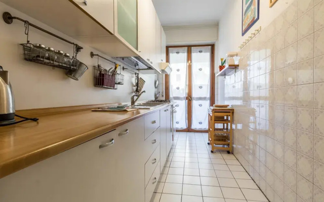 JOIVY Quiet Apt w Terrace in Beautiful Area