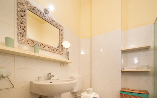 Romantic Pitti by Mmega