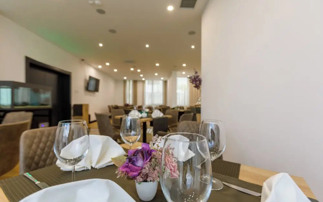 Blue Star Luxury Hotel