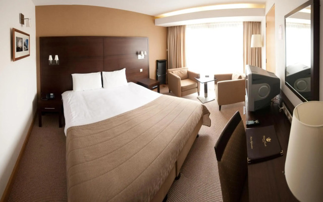 White Sands Hotel