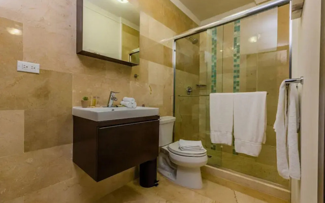 2BR Duplex Palmaruba Condos w Great Location