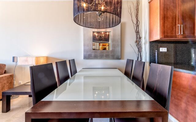 Stunning 2BR Sea View Condo 8 in Malibu