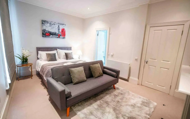 Spacious & Modern 3brs House in Central London