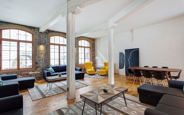 Bachelor Pad by Hometrotting