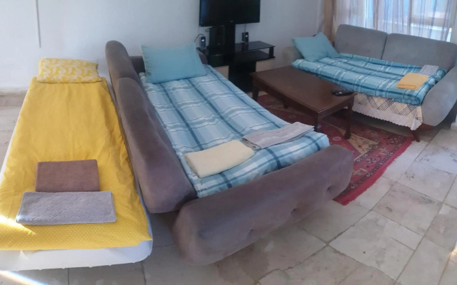 #2 Green Villa in BELEK Golf area with PRIVATE POOL & GARDEN 10 BEDS FULL TRIPLEX VILLA WIFI NETFLIX Full Kitchen & Bed Equipments Air Conditions free parking