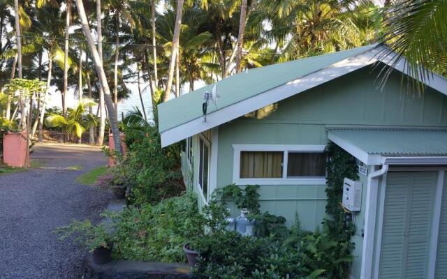 Whale House at Kehena Beach