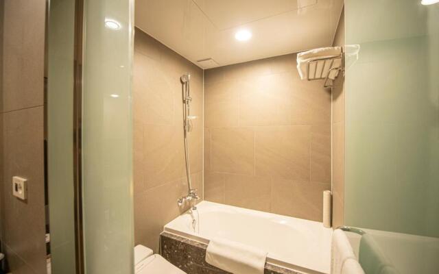 J-One Hotel