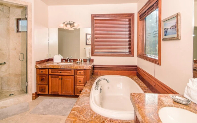 Lodge ON THE Point by Exceptional Stays