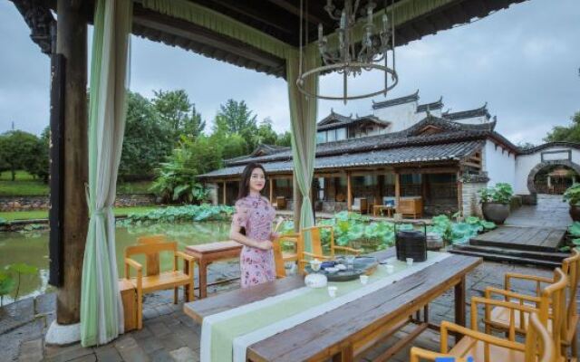 Houtang Holiday Manor