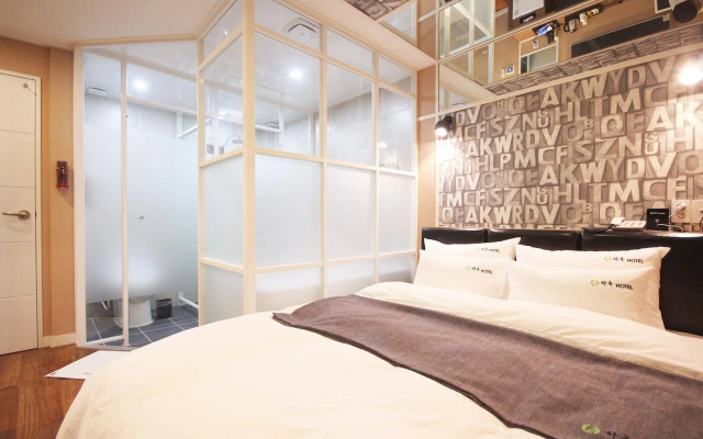 Haru Hotel